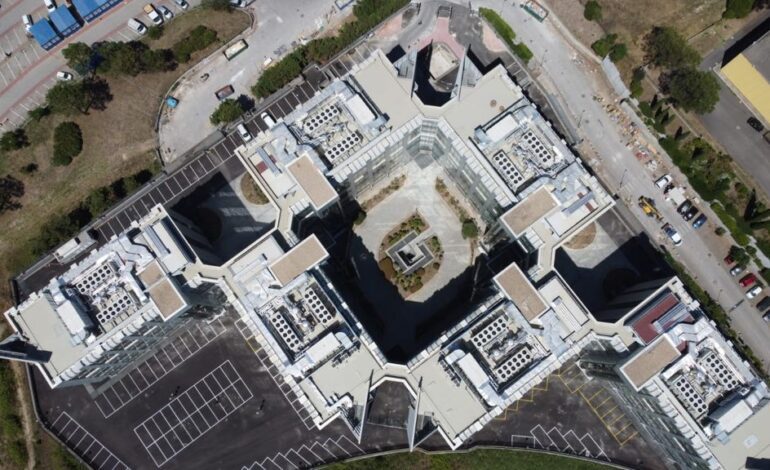 c24195b5-b79f-4372-a456-936e7fc11021 (1)