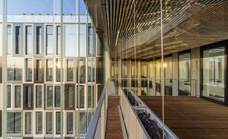 (c)Stefan_Tuchila_Network_037_K1_3893 (1)